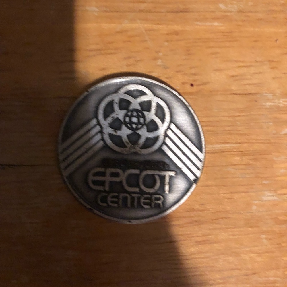 🎠Extremely Rare Epcot Center Opening Day Token- 430 $80 or $65 w/offer